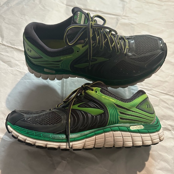 Brooks Dynamic Gray and Green Sneakers - Picture 5 of 14